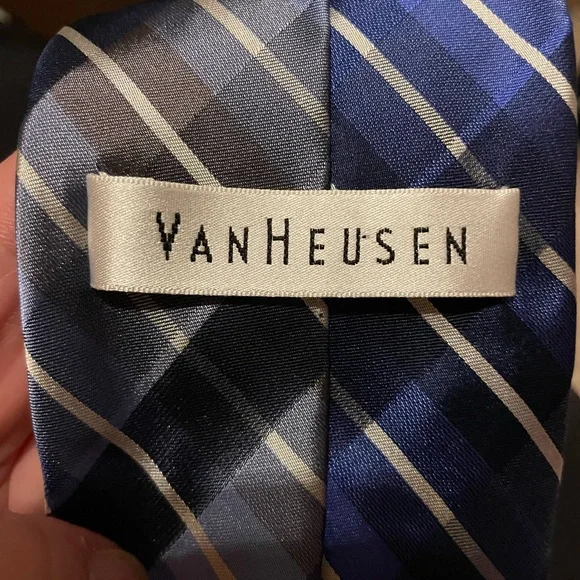Men’s Tie - Picture 2 of 2